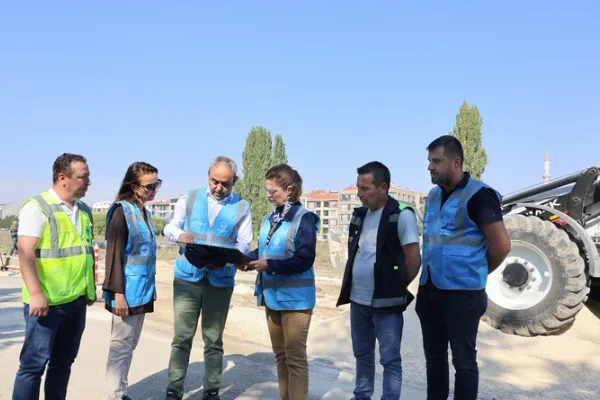 Ünlüce, Eskişehir’in Odunpazarı ve Tepebaşı ilçelerindeki altyapı çalışmalarını inceledi