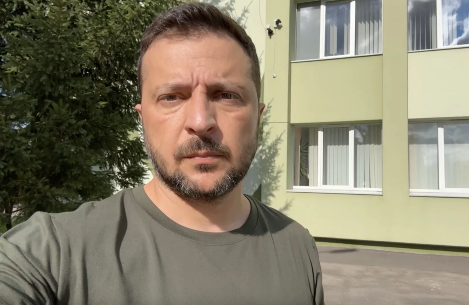 Zelenski: Rusya, Kiev’de bir okula Şahed İHA’sıyla saldırdı