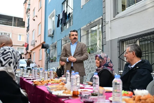 Yıldırım Belediye Başkanı Yılmaz, Piremir Mahallesi sakinleriyle sokak kahvaltısında buluştu