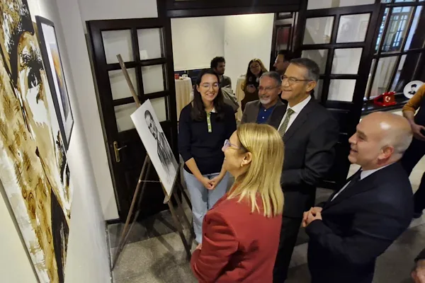 Kocaeli'de “Cumhuriyetin 103. Yılı ve Sanat” karma sergisi açıldı