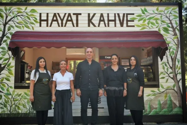HayatPark’taki büfeler, kadın sanatçılar tarafından boyanarak yenilendi