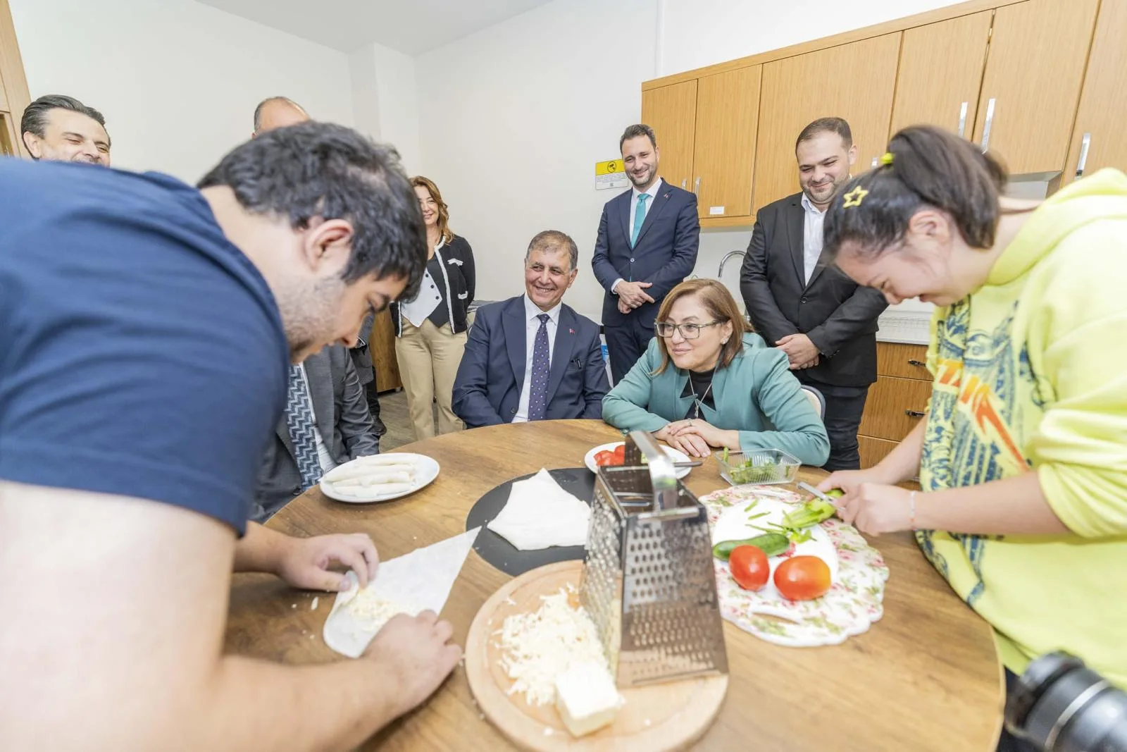Tugay, Gaziantep’te sosyal belediyecilik projelerini inceledi