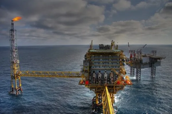 Brent petrolde 105 dolar direnci yakından izleniyor