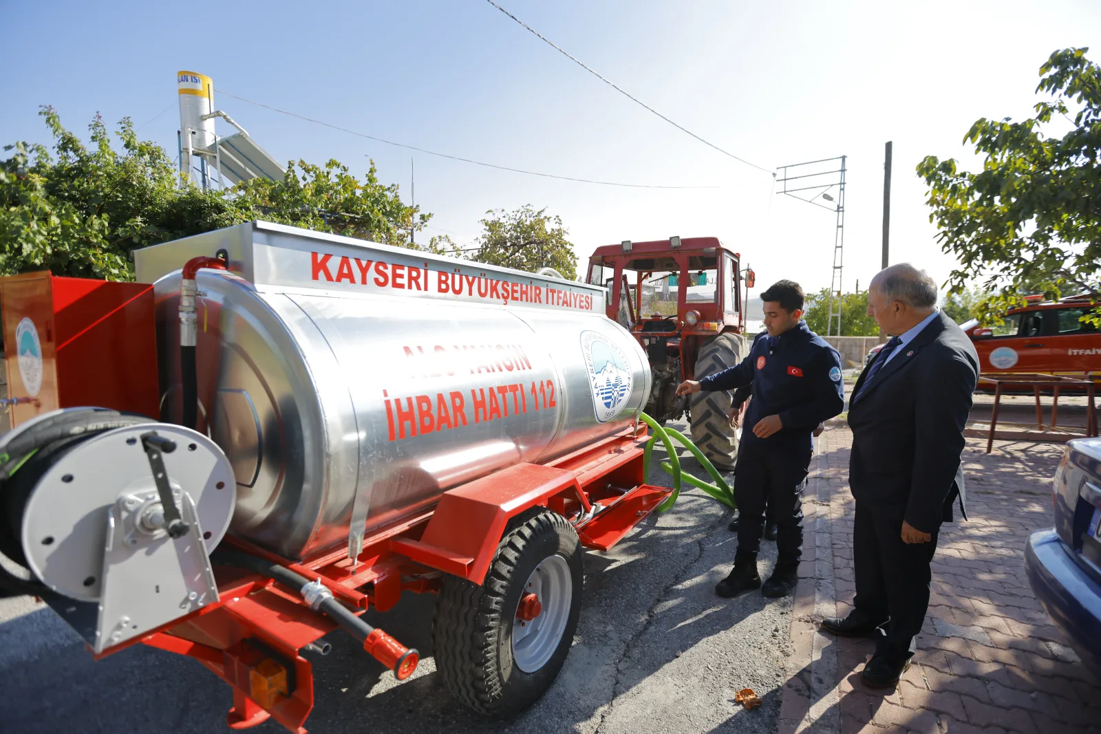 Kayseri’de kırsal mahallelere 3 tonluk yangın söndürme araçları teslim edildi