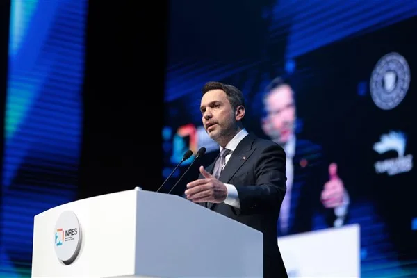 Bakan Bayraktar: Doğal gaz ulaştırılan yerleşim yeri sayısı bu yıl 1000’e çıkarılacak