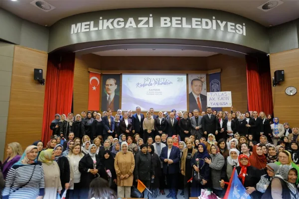 Büyükkılıç, AK Parti Kayseri İl Kadın Kolları Danışma Meclisi Toplantısı’na katıldı