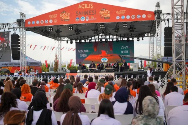 4. Kayseri Gastronomi Günleri’nde yöresel lezzetler ve mutfak kültürü tanıtıldı