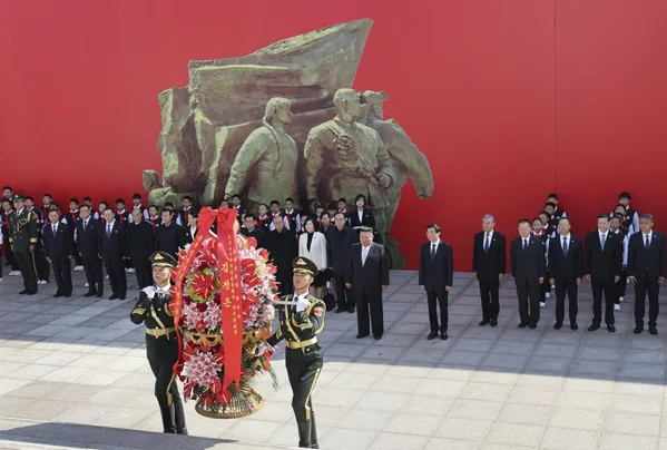 Kim Jong Un Çin’de: Görüşmede geleneksel dostluk ve iş birliği vurgusu