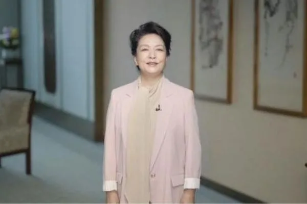 Peng Liyuan, UNESCO Kız Çocukları ve Kadınların Eğitimi Ödül Töreni’nde konuştu