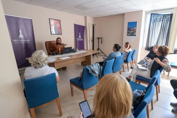 İzmir’de edebiyat, sinema ve tiyatro alanlarında Yazarlık Eğitimleri başladı