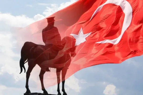 AKK, Cumhuriyet’in 103. yılını kutladı